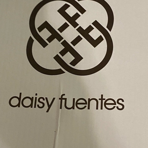 NIB Daisy Fuentes size 9 1/2 - Picture 4 of 9